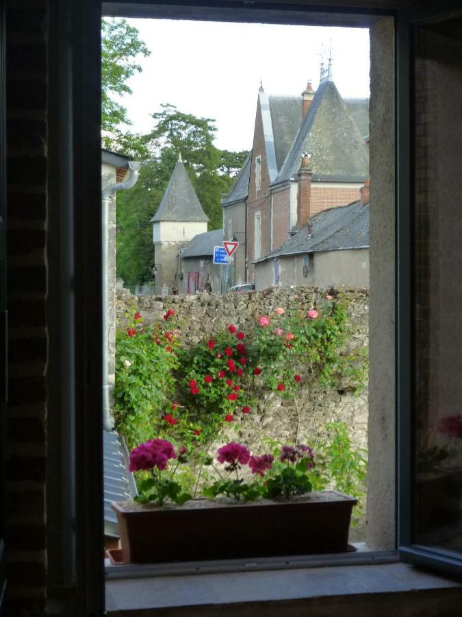 Le Balcon De Leonard Amboise Exterior foto